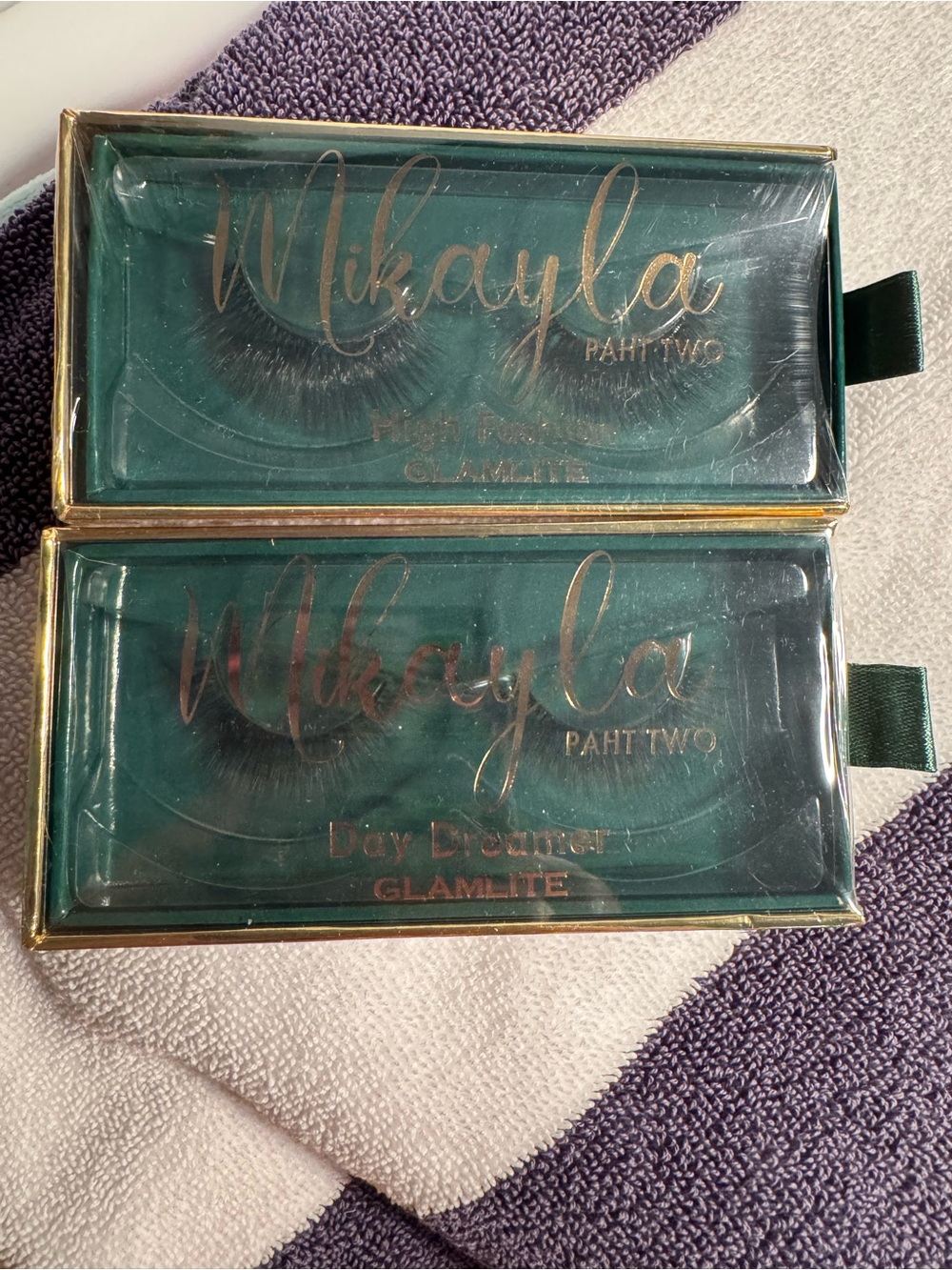 Pah! Two Day Dreamer False Eyelashes - Green Packaging